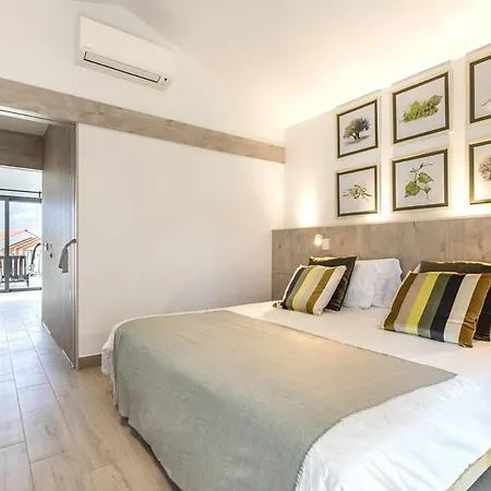 فندق Real Abadia, Congress & 4*