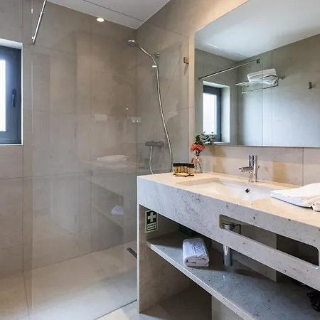 فندق Real Abadia, Congress &